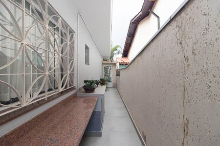 Casa à venda com 360m², 3 quartos e 5 vagas Casa à venda com 360m², 3 quartos e 5 vagasCorredor Externo