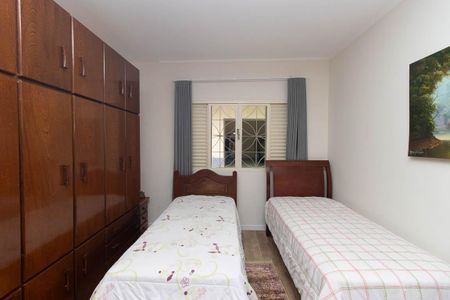 Casa à venda com 360m², 3 quartos e 5 vagas Casa à venda com 360m², 3 quartos e 5 vagasQuarto 2
