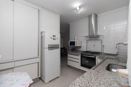 Casa à venda com 360m², 3 quartos e 5 vagas Casa à venda com 360m², 3 quartos e 5 vagasCozinha