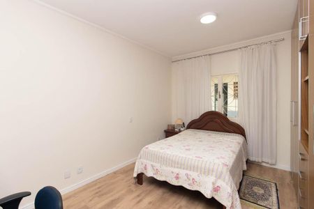 Casa à venda com 360m², 3 quartos e 5 vagas Casa à venda com 360m², 3 quartos e 5 vagasQuarto Suíte 2