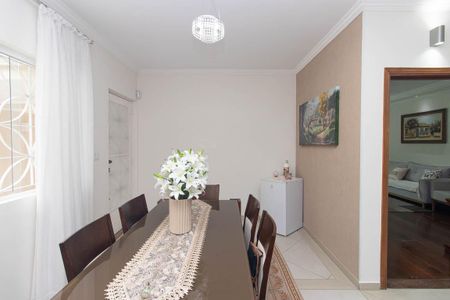 Casa à venda com 360m², 3 quartos e 5 vagas Casa à venda com 360m², 3 quartos e 5 vagasSala de Jantar