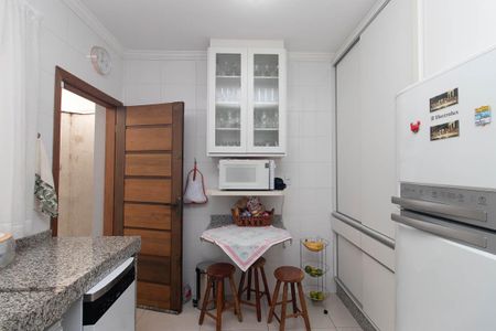 Casa à venda com 360m², 3 quartos e 5 vagas Casa à venda com 360m², 3 quartos e 5 vagasCozinha