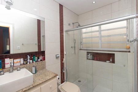 Casa à venda com 360m², 3 quartos e 5 vagas Casa à venda com 360m², 3 quartos e 5 vagasBanheiro da Suíte 2