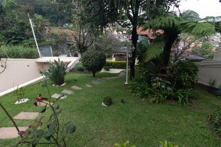 Casa à venda com 360m², 3 quartos e 5 vagas Casa à venda com 360m², 3 quartos e 5 vagasJardim