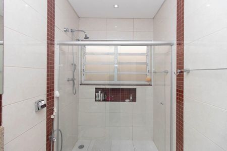 Casa à venda com 360m², 3 quartos e 5 vagas Casa à venda com 360m², 3 quartos e 5 vagasBanheiro da Suíte 2