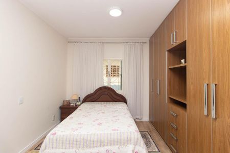 Casa à venda com 360m², 3 quartos e 5 vagas Casa à venda com 360m², 3 quartos e 5 vagasQuarto Suíte 2