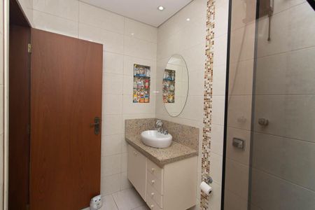 Casa à venda com 360m², 3 quartos e 5 vagas Casa à venda com 360m², 3 quartos e 5 vagasBanheiro da Suíte 1