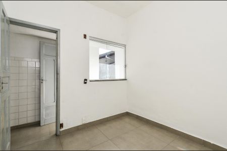 Quarto 2 de kitnet/studio para alugar com 2 quartos, 38m² em Santa Efigênia, Belo Horizonte