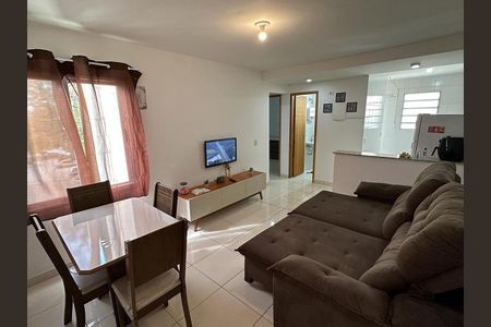 Sala de apartamento para alugar com 2 quartos, 60m² em Parque Jose Alexandre, Carapicuíba