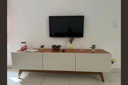 Sala de apartamento para alugar com 2 quartos, 60m² em Parque Jose Alexandre, Carapicuíba