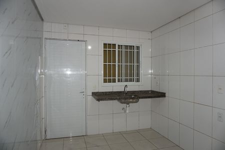 Cozinha de casa para alugar com 1 quarto, 32m² em Jardim Santa Tereza Novo, Embu das Artes