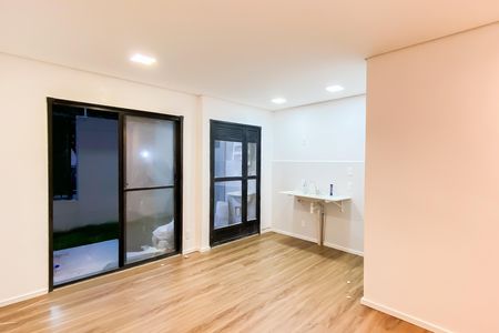 Sala /cozinha de apartamento à venda com 2 quartos, 42m² em Cidade Antônio Estêvão de Carvalho, São Paulo