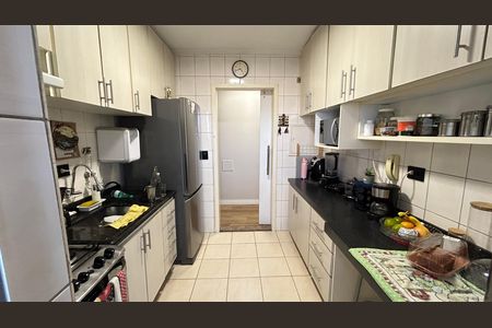 Apartamento à venda com 52m², 2 quartos e 1 vaga Apartamento à venda com 52m², 2 quartos e 1 vagaCozinha