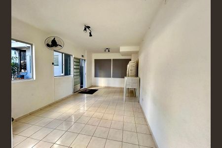 Apartamento à venda com 52m², 2 quartos e 1 vaga Apartamento à venda com 52m², 2 quartos e 1 vagaÁrea comum - Salão de festas