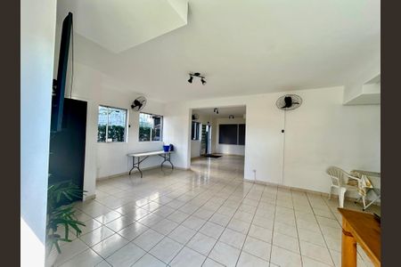 Apartamento à venda com 52m², 2 quartos e 1 vaga Apartamento à venda com 52m², 2 quartos e 1 vagaÁrea comum - Salão de festas
