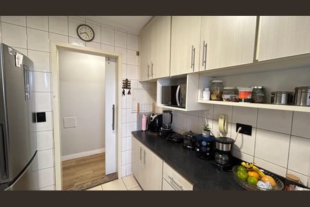 Cozinha de apartamento à venda com 2 quartos, 52m² em Vila Augusta, Guarulhos