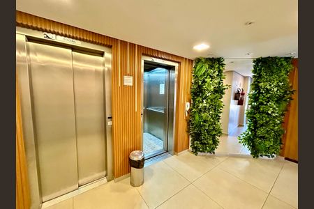 Hall social de apartamento à venda com 2 quartos, 52m² em Vila Augusta, Guarulhos