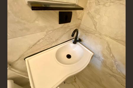 Apartamento para alugar com 58m², 2 quartos e sem vagaBanheiro