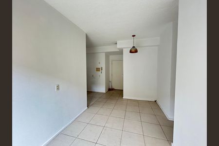 Apartamento para alugar com 75m², 2 quartos e 1 vagaSala