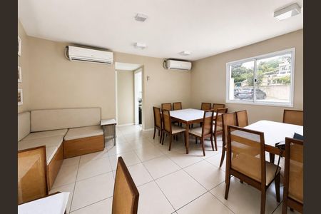 Apartamento para alugar com 75m², 2 quartos e 1 vagaÁrea comum - Salão de festas