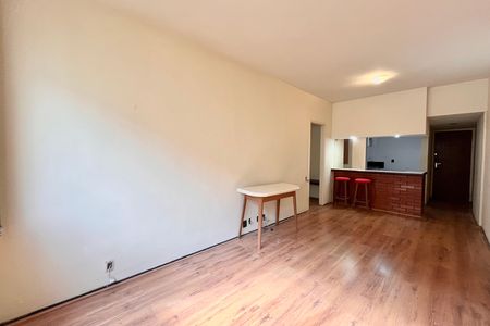 Sala  de apartamento para alugar com 1 quarto, 48m² em Copacabana, Rio de Janeiro