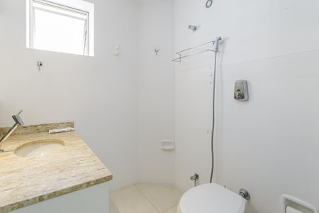 Apartamento à venda com 87m², 2 quartos e 1 vaga Apartamento à venda com 87m², 2 quartos e 1 vagaBanheiro
