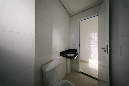Apartamento para alugar com 47m², 2 quartos e sem vaga Apartamento para alugar com 47m², 2 quartos e sem vagaBanheiro