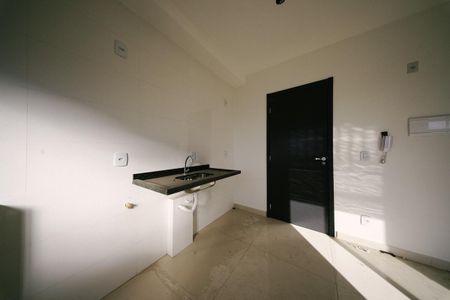 Sala/Cozinha e Área de Serviço de apartamento para alugar com 2 quartos, 47m² em Vila Nhocuné, São Paulo