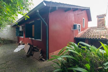 Casa à venda com 200m², 2 quartos e 2 vagas Casa à venda com 200m², 2 quartos e 2 vagasQuintal