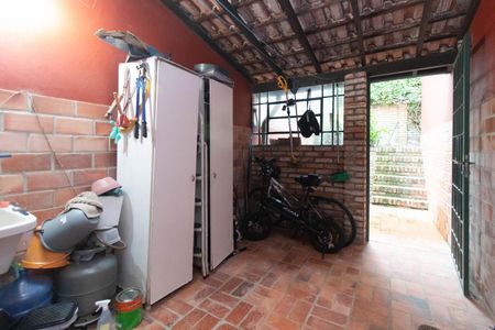 Casa à venda com 200m², 2 quartos e 2 vagas Casa à venda com 200m², 2 quartos e 2 vagasÁrea de Serviço