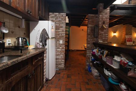 Casa à venda com 200m², 2 quartos e 2 vagas Casa à venda com 200m², 2 quartos e 2 vagasCozinha