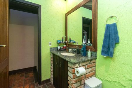Casa à venda com 200m², 2 quartos e 2 vagas Casa à venda com 200m², 2 quartos e 2 vagasBanheiro Social