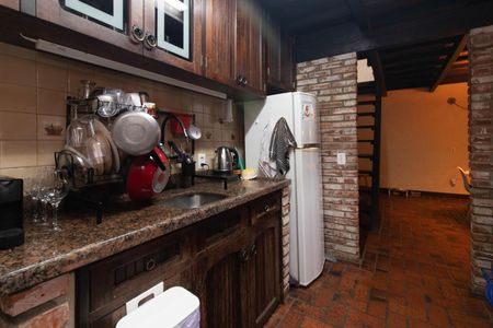 Casa à venda com 200m², 2 quartos e 2 vagas Casa à venda com 200m², 2 quartos e 2 vagasCozinha