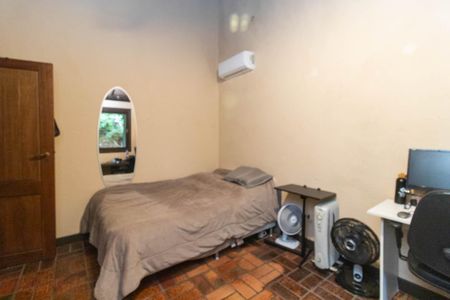Casa à venda com 200m², 2 quartos e 2 vagas Casa à venda com 200m², 2 quartos e 2 vagasQuarto 2
