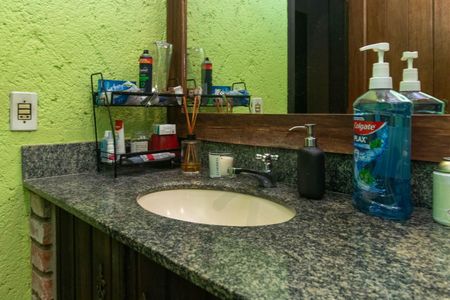 Casa à venda com 200m², 2 quartos e 2 vagas Casa à venda com 200m², 2 quartos e 2 vagasBanheiro Social