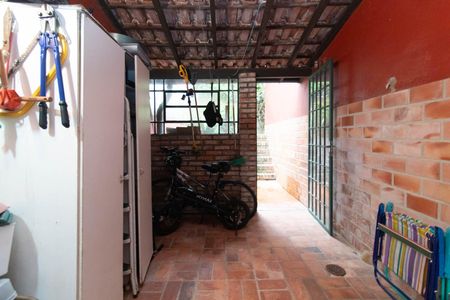 Casa à venda com 200m², 2 quartos e 2 vagas Casa à venda com 200m², 2 quartos e 2 vagasÁrea de Serviço