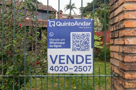 Casa à venda com 200m², 2 quartos e 2 vagas Casa à venda com 200m², 2 quartos e 2 vagasPlaca