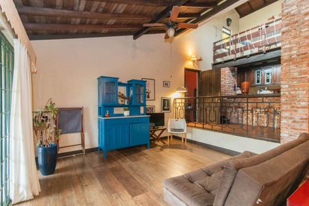 Casa à venda com 200m², 2 quartos e 2 vagas Casa à venda com 200m², 2 quartos e 2 vagasSala