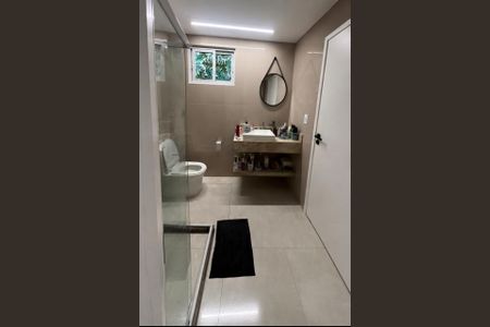 Casa para alugar com 200m², 3 quartos e 2 vagas Casa para alugar com 200m², 3 quartos e 2 vagasBanheiro