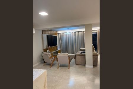 Sala de casa para alugar com 3 quartos, 200m² em Inhoaíba, Rio de Janeiro