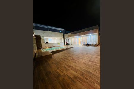 Casa para alugar com 200m², 3 quartos e 2 vagas Casa para alugar com 200m², 3 quartos e 2 vagasÁrea externa