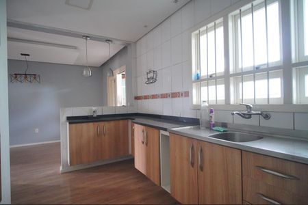 Casa para alugar com 120m², 3 quartos e 2 vagasCozinha