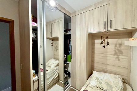 Casa à venda com 180m², 4 quartos e 4 vagas Casa à venda com 180m², 4 quartos e 4 vagasQuarto 2