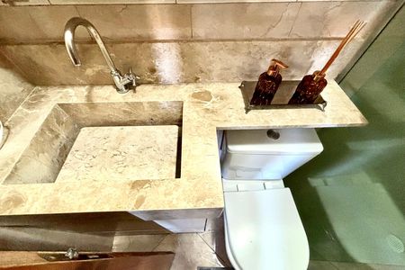 Casa à venda com 180m², 4 quartos e 4 vagas Casa à venda com 180m², 4 quartos e 4 vagasBanheiro da Suíte 1
