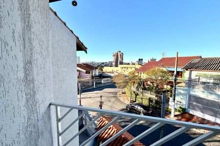Casa à venda com 180m², 4 quartos e 4 vagas Casa à venda com 180m², 4 quartos e 4 vagasVaranda