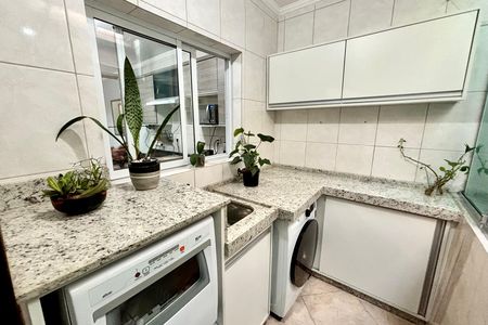 Casa à venda com 180m², 4 quartos e 4 vagas Casa à venda com 180m², 4 quartos e 4 vagasÁrea de Serviço