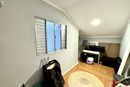 Casa à venda com 180m², 4 quartos e 4 vagas Casa à venda com 180m², 4 quartos e 4 vagasQuarto 4