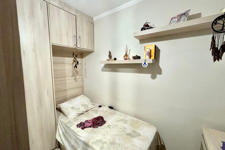 Casa à venda com 180m², 4 quartos e 4 vagas Casa à venda com 180m², 4 quartos e 4 vagasQuarto 2