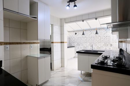 Apartamento para alugar com 169m², 3 quartos e 3 vagasCozinha e Área de Serviço
