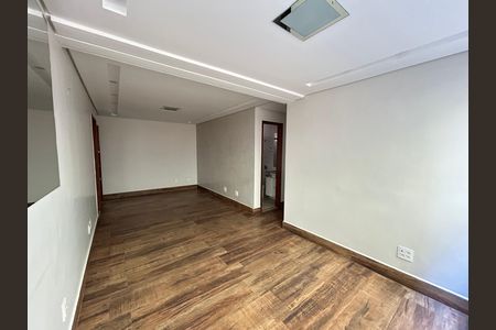 Apartamento para alugar com 80m², 3 quartos e 2 vagas